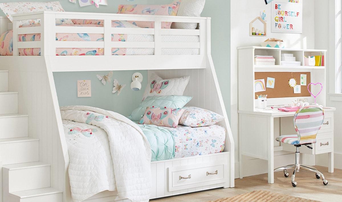 A beautiful white and pink bedroom